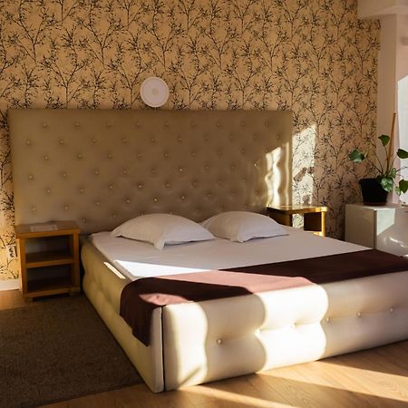 Hotel Funnytime Бухарест Экстерьер фото