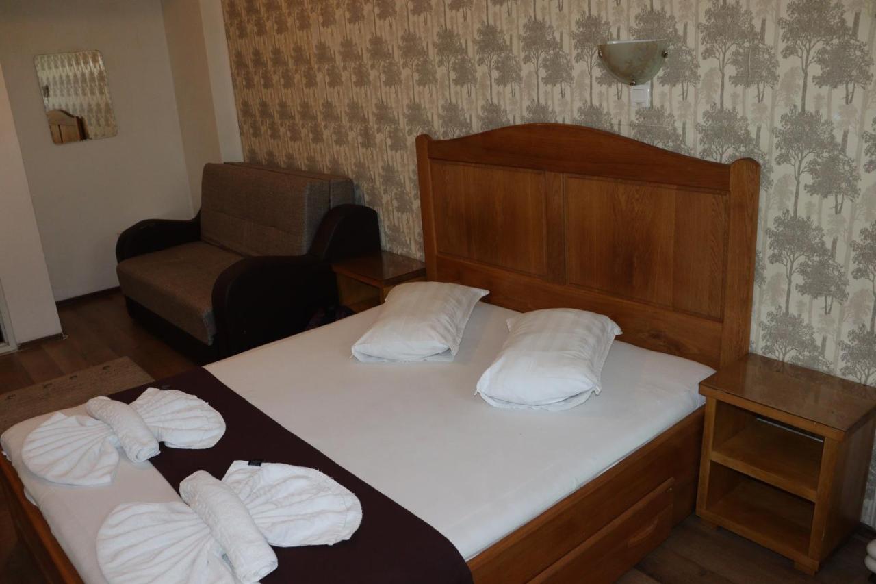Hotel Funnytime Бухарест Экстерьер фото