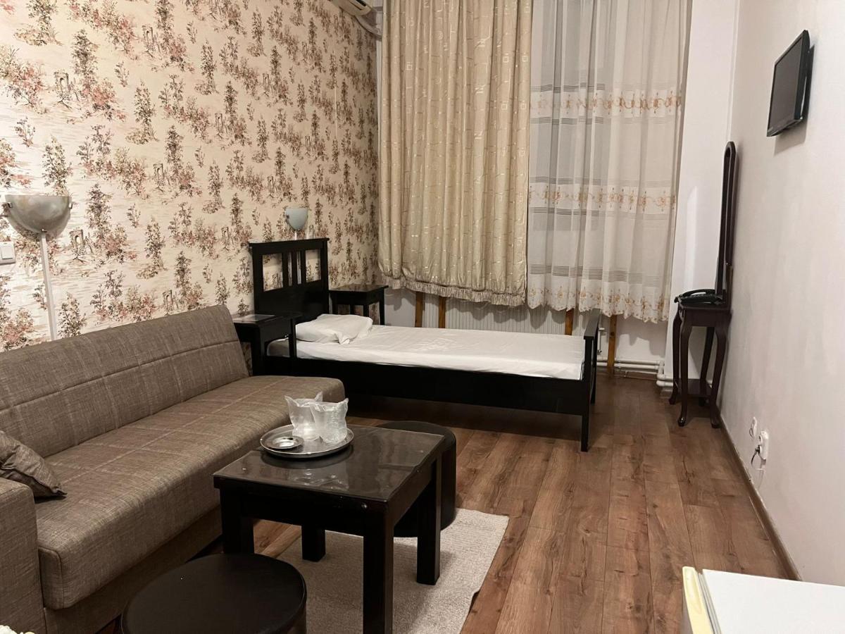 Hotel Funnytime Бухарест Экстерьер фото
