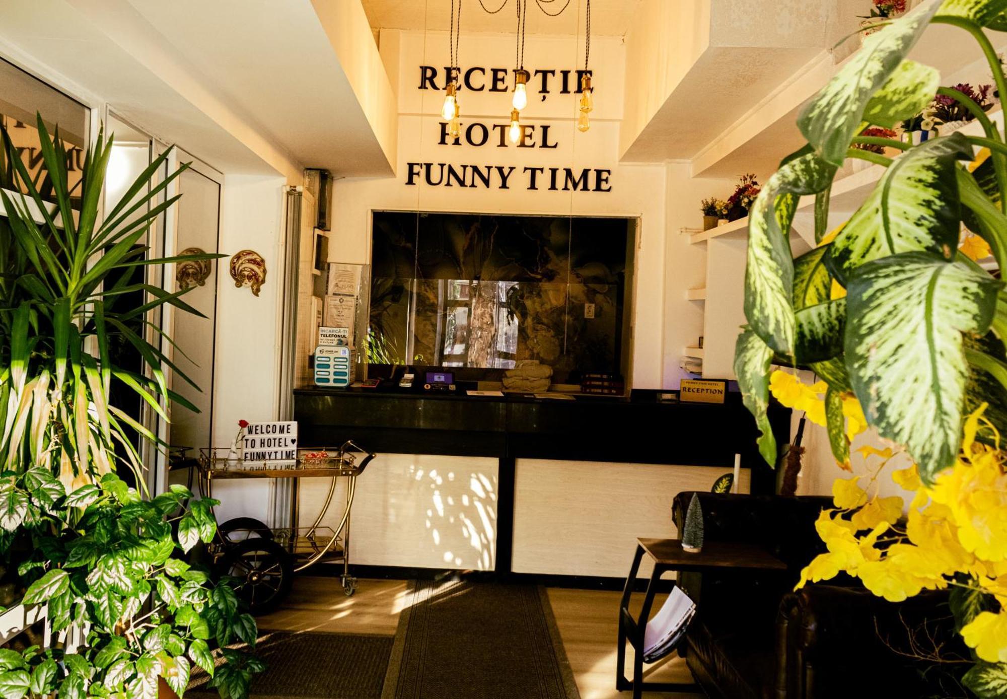 Hotel Funnytime Бухарест Экстерьер фото