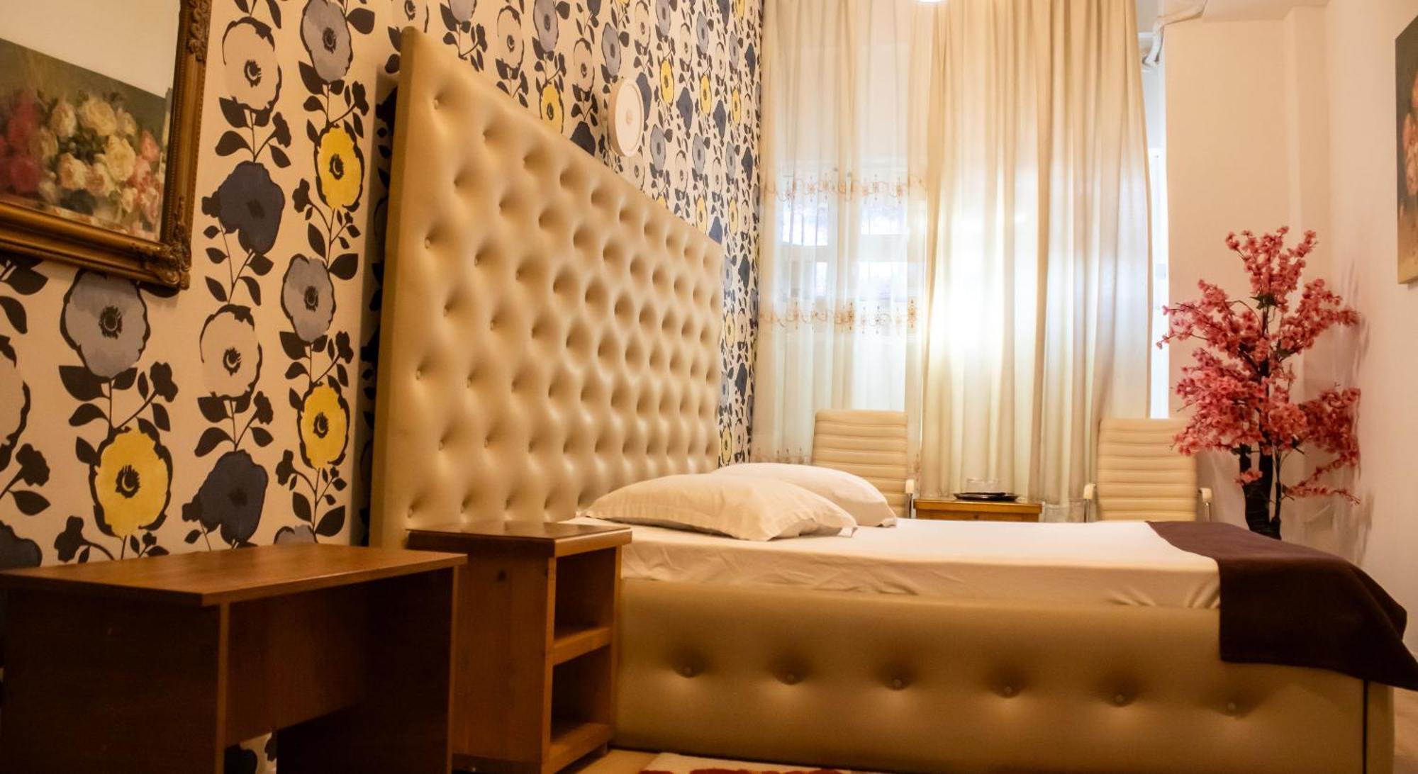Hotel Funnytime Бухарест Экстерьер фото