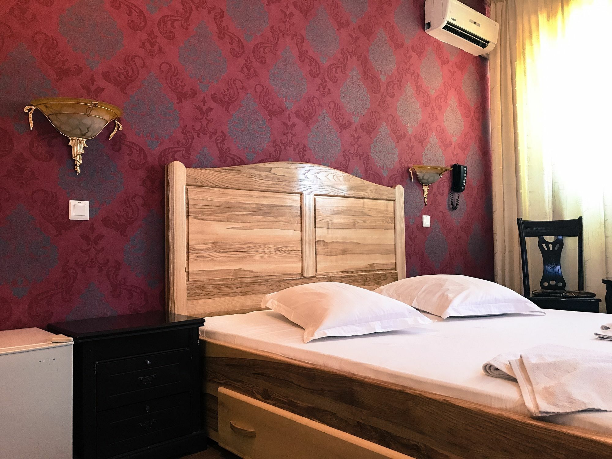 Hotel Funnytime Бухарест Экстерьер фото