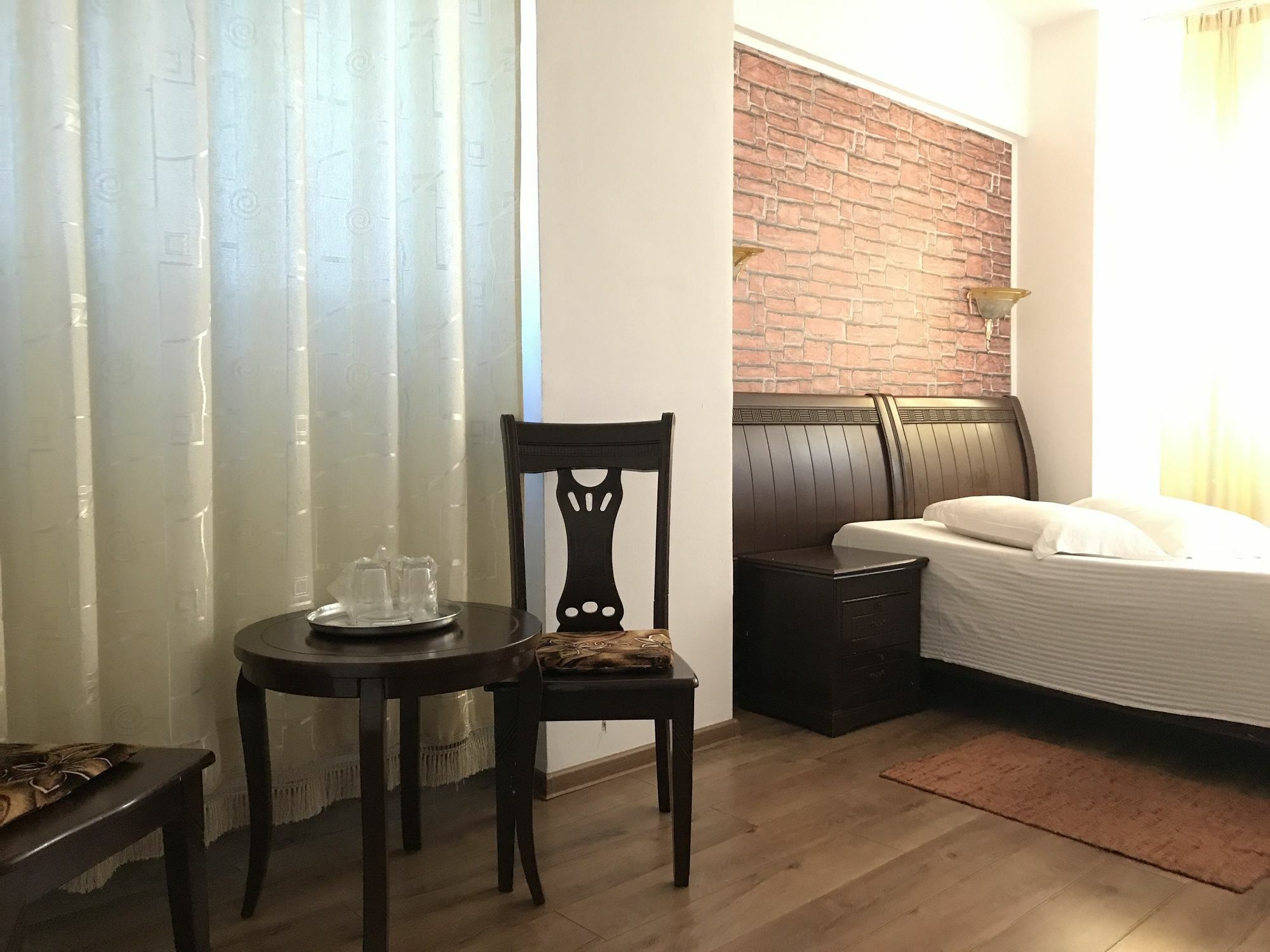 Hotel Funnytime Бухарест Экстерьер фото