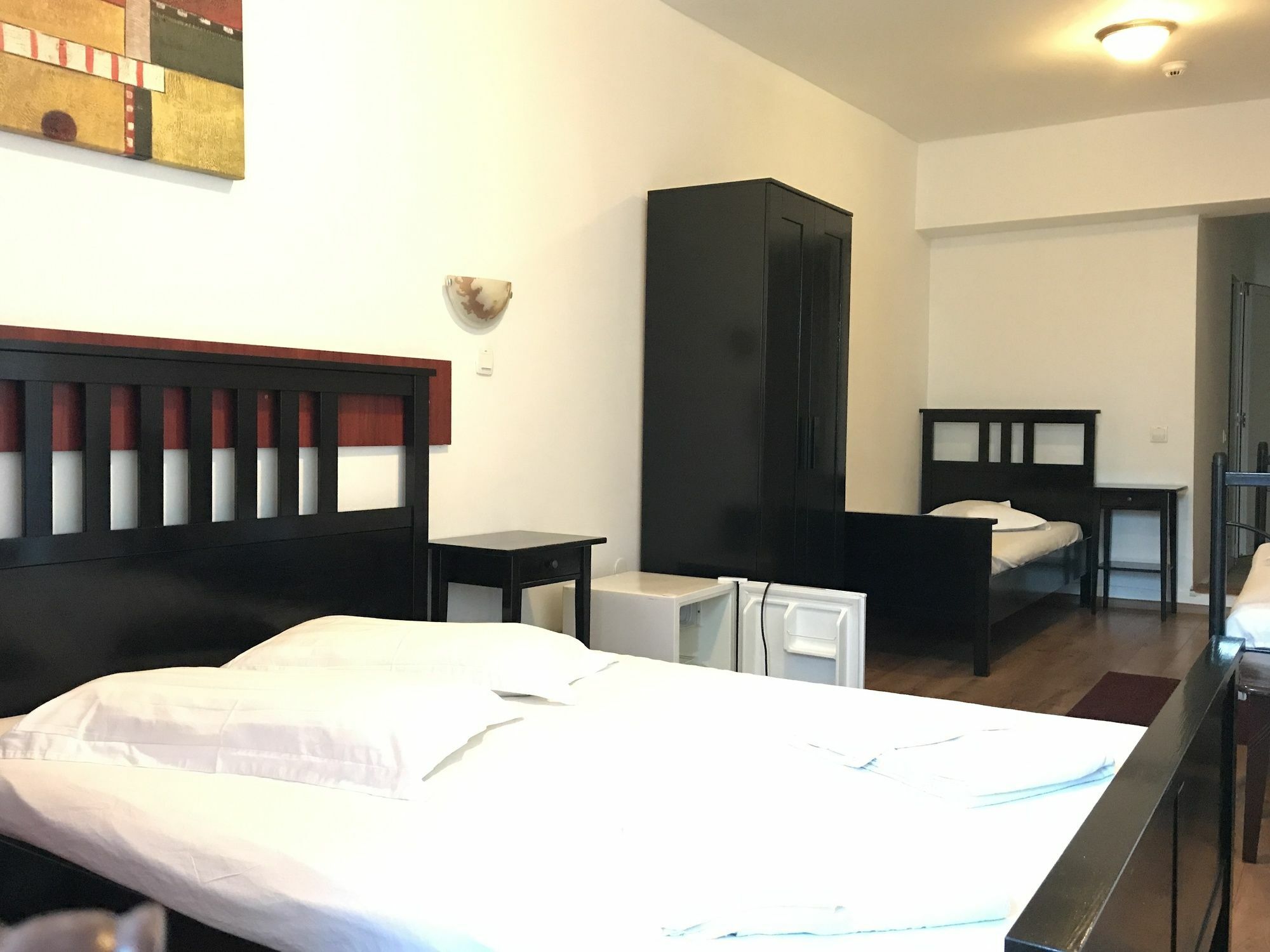 Hotel Funnytime Бухарест Экстерьер фото