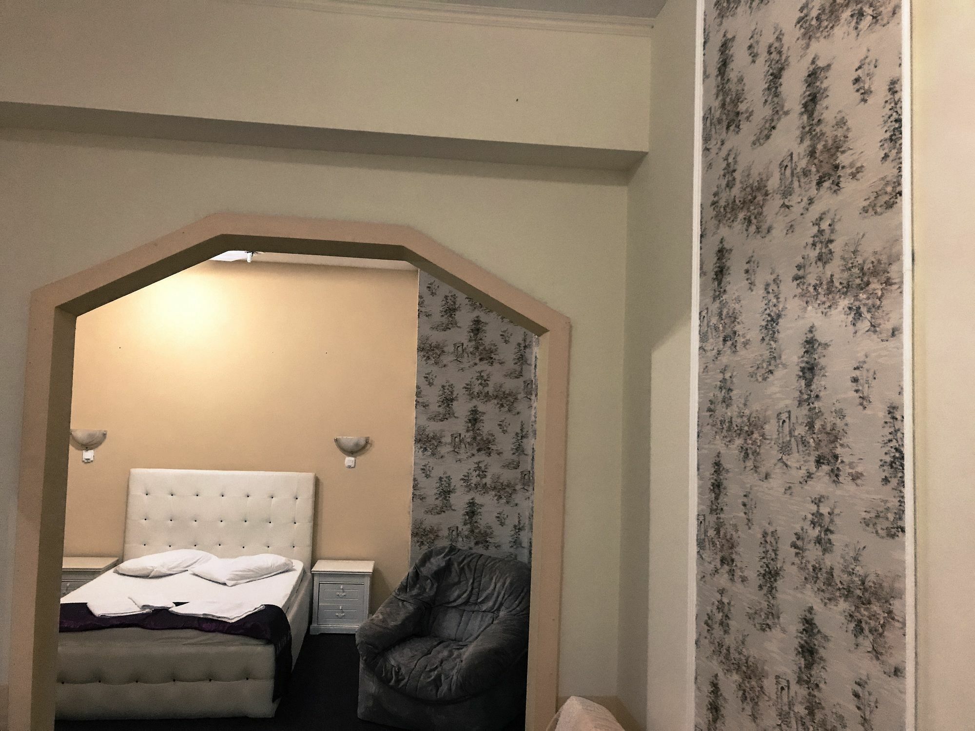 Hotel Funnytime Бухарест Экстерьер фото