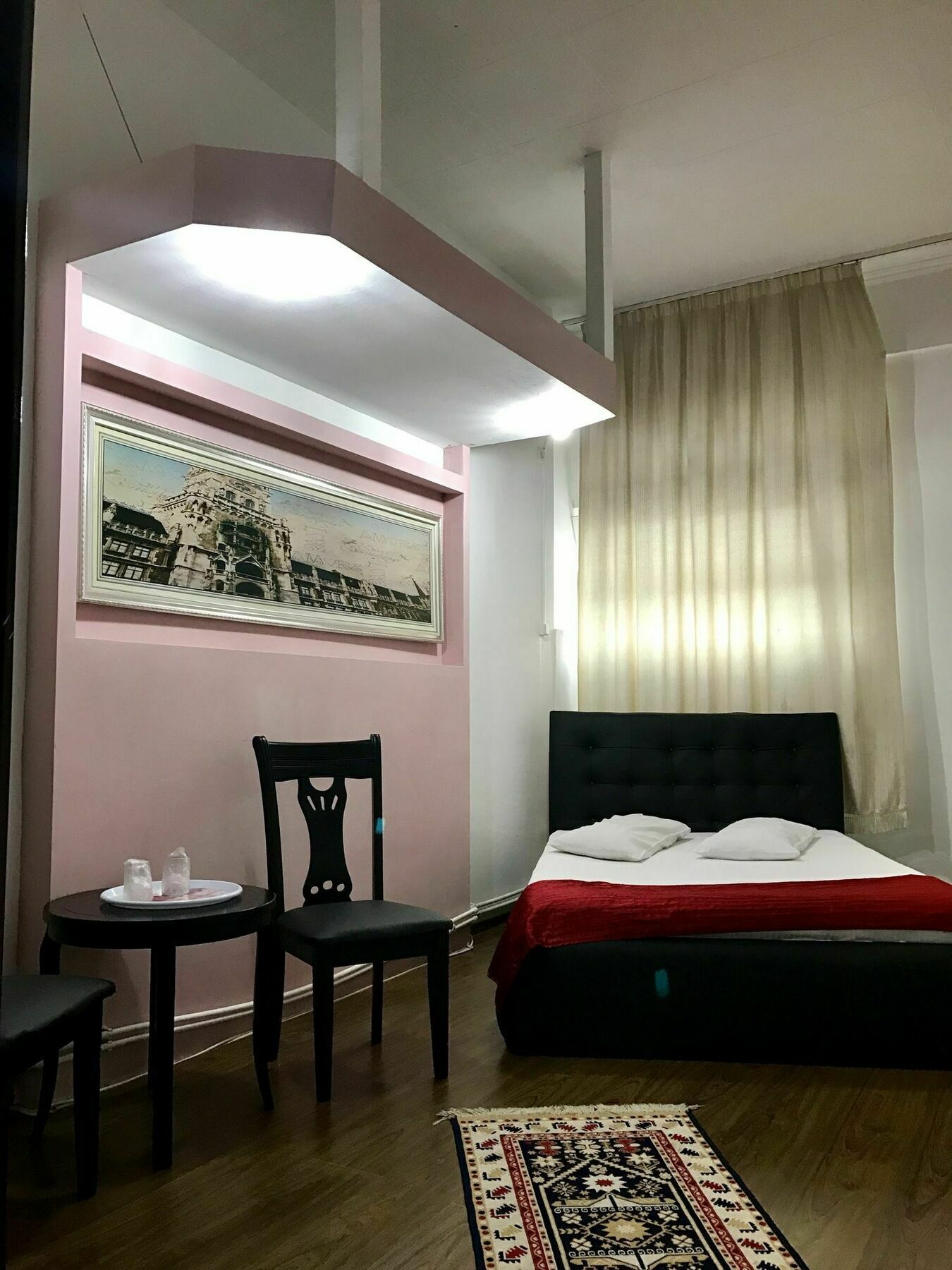 Hotel Funnytime Бухарест Экстерьер фото